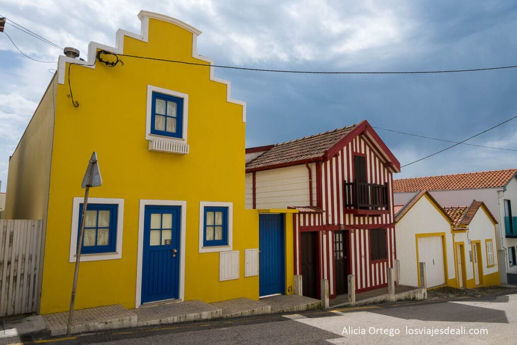 casas de colores de costa nova 