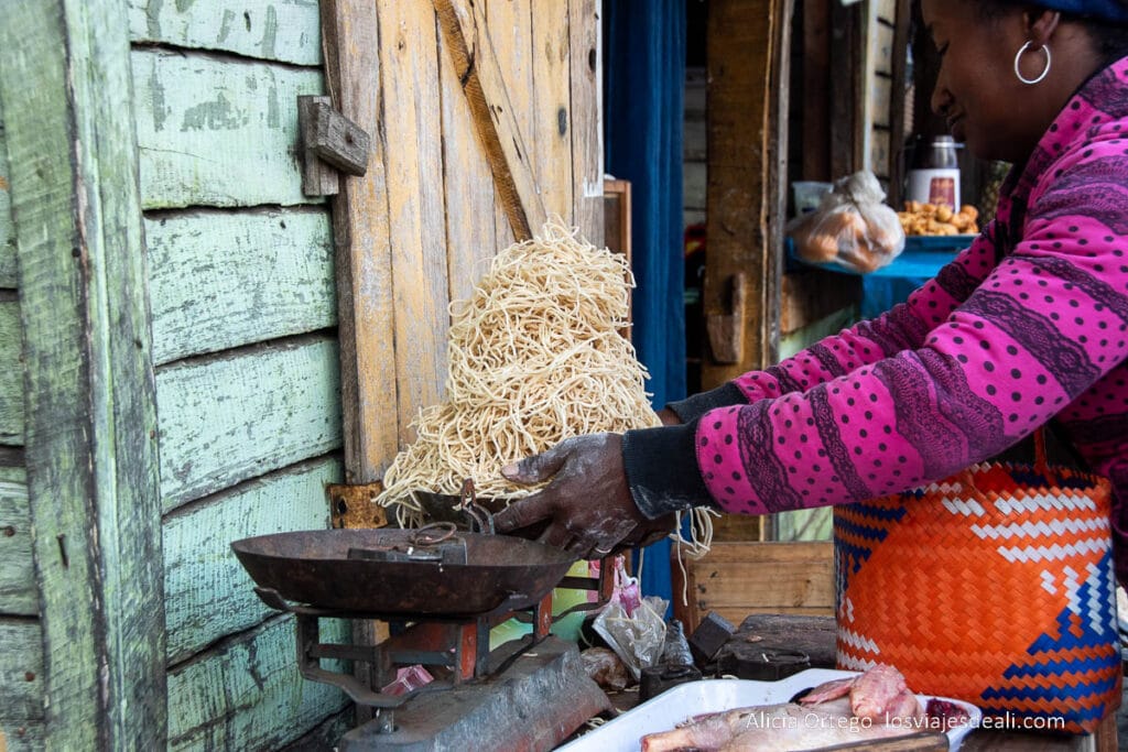 vendedora de fideos de andasibe