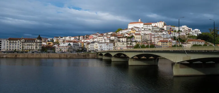 vista que ver en coimbra desde el otro lado del rio