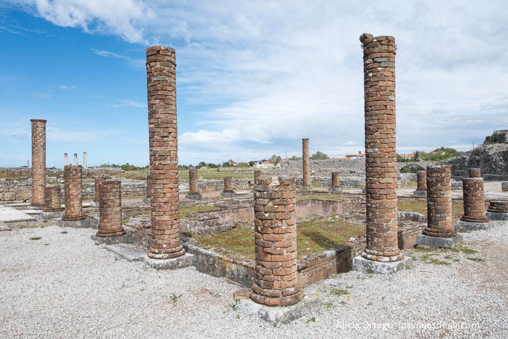 columnas de una casa de conimbriga