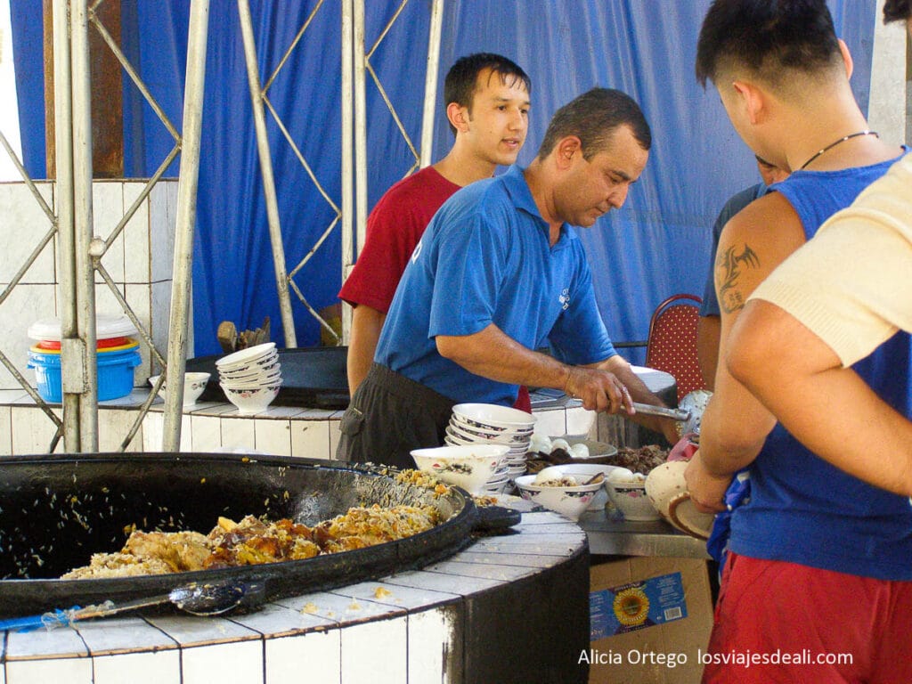 Qué ver en Uzbekistán en 8 días: Tashkent, Samarcanda, Bukhara y Khiva 28 arroz pilov en tashkent