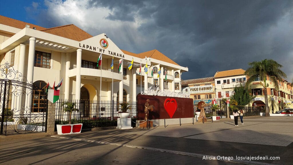 Antananarivo (Tana): qué ver y hacer en un día en la capital de Madagascar 43 avenida de la independencia de antananarivo