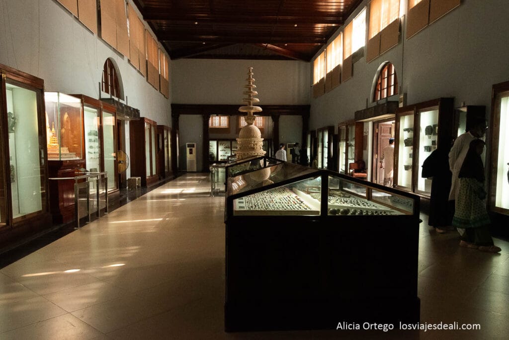 sala principal del museo de taxila