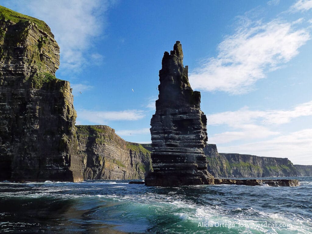 Ruta por la Costa Oeste de Irlanda en una Semana: de Dublín a Galway y Kerry 62 acantilados de moher desde el mar