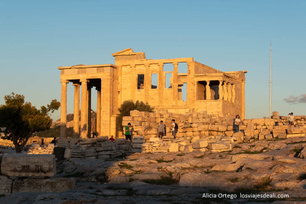 acropolis de atenas en escapadas de otoño en europa