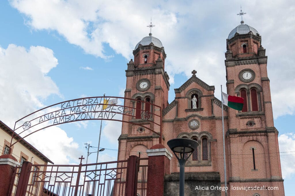 Fianarantsoa, la ciudad donde se aprende el bien 40 catedral de fianarantsoa