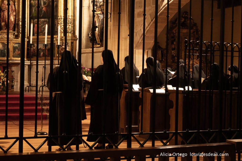 monjas clarisas cantando en santo domingo de soria capital